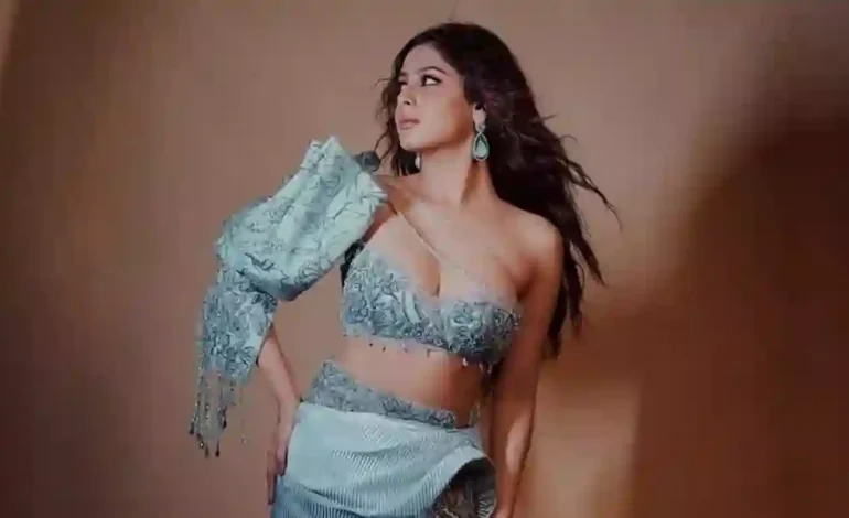 Isha Price